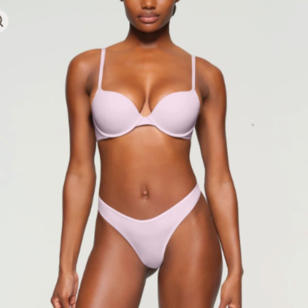 SKIMS (Rare Color)  T-Shirt Underwire Push-up Padded Bra